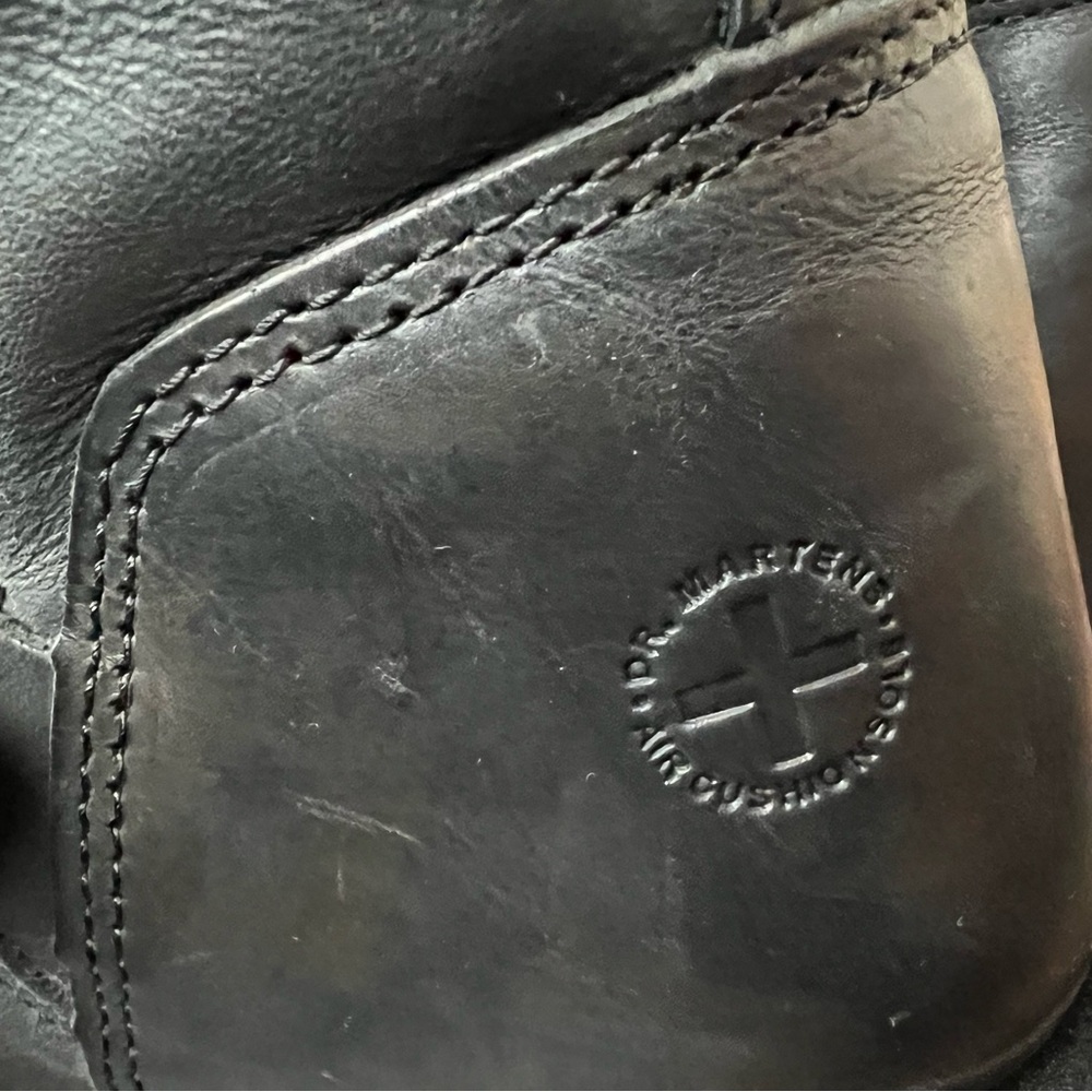 Dr MARTENS BOOTS W- US 7 / M- US 6